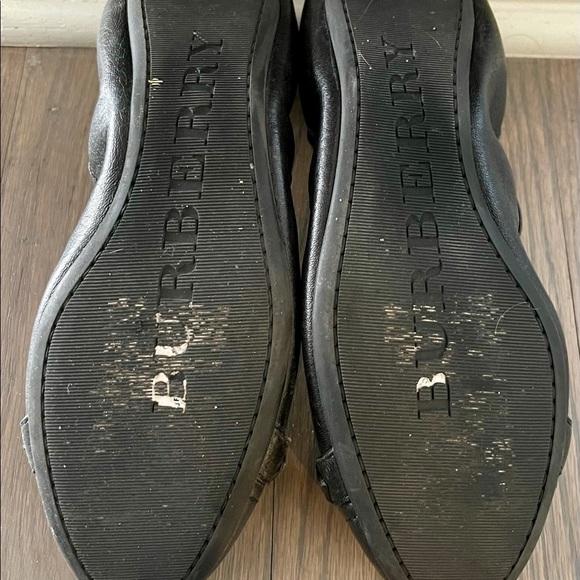 Burberry Black Ballet Flats Like New - Picture 3 of 3